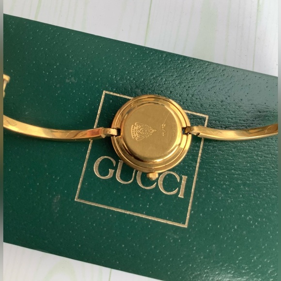Ladies GUCCI bangle watch w/ interchangeable bezels🌸🌺🌼 - Picture 6 of 12